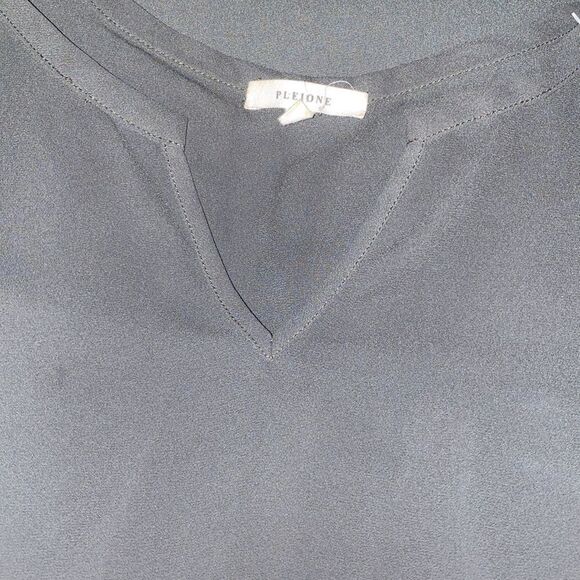 ✨ Solid Pleated Back High/Low Tunic Top✨ - Picture 4 of 4